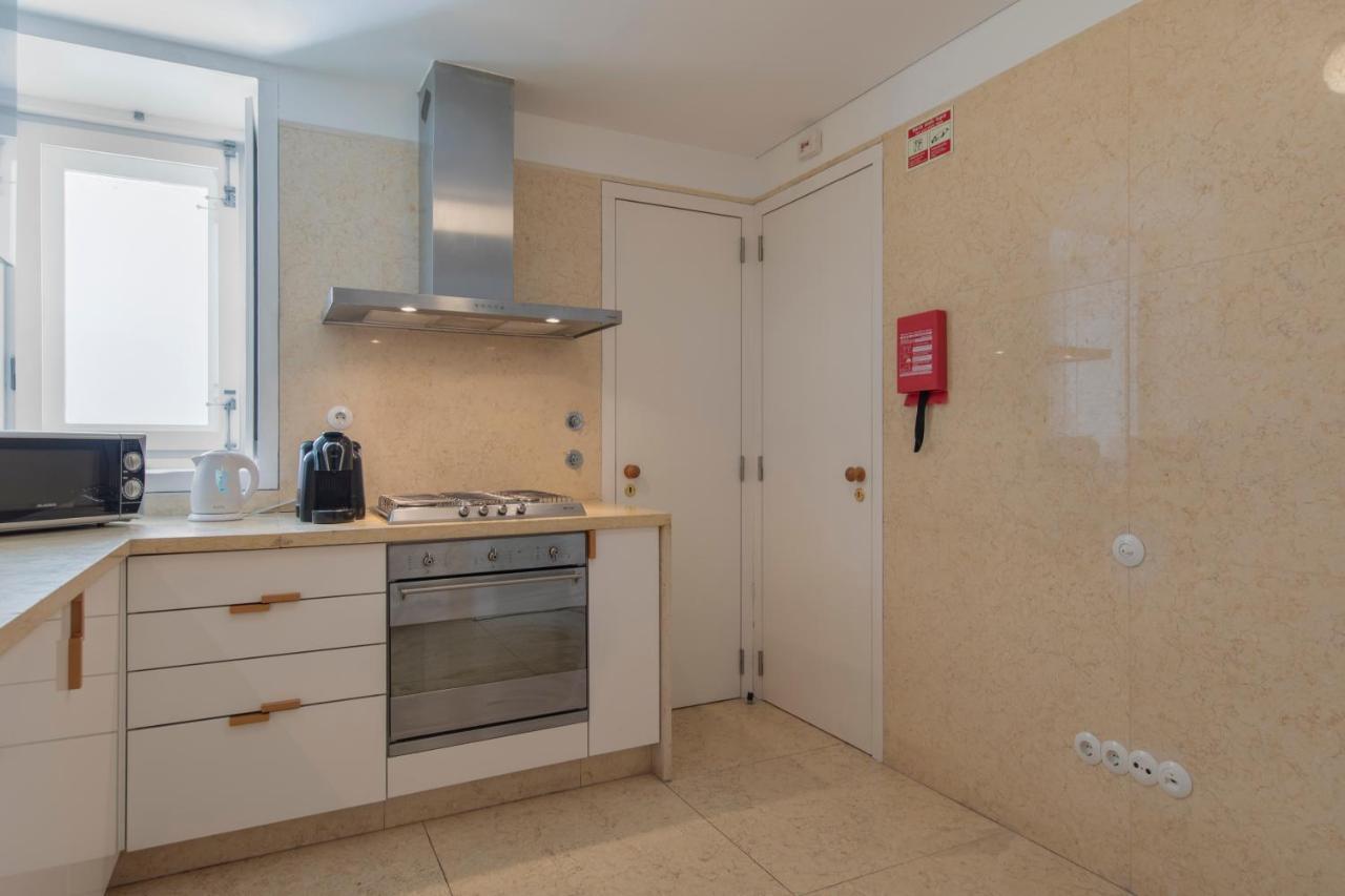 Downtown Apartment Santa Justa Lisbon Exterior photo